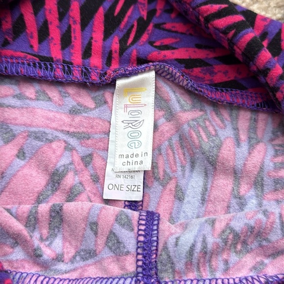 LuLaRoe Pink Purple and Blue Tropical Leaf One Size Leggings - OS - Picture 5 of 5